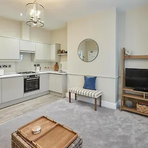 Host & - Normanby Terrace , Whitby United Kingdom