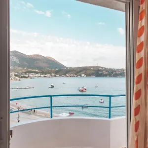  Holiday home With Amazing Sea View